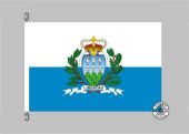 San Marino mit Wappen Flagge / Fahne für höhere Windlasten