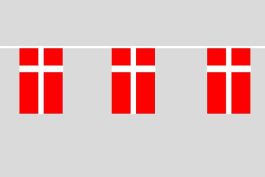 FlagSuperstore Wimpelkette – 20 Meter Lange Partydekoration In Rot/Schwarz – 54 Dreieckige Flaggen Aus Polyester